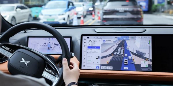 特斯拉Autopilot入华：智能驾驶产业链的机遇与挑战