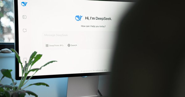 DeepSeek：AI时代的文科教育与就业挑战