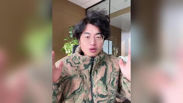 网红博主Yapie用DeepSeek写歌遭举报，AI创作引争议