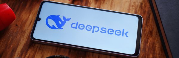 DeepSeek-R1系列模型：推动行业智能化变革的核心驱动力